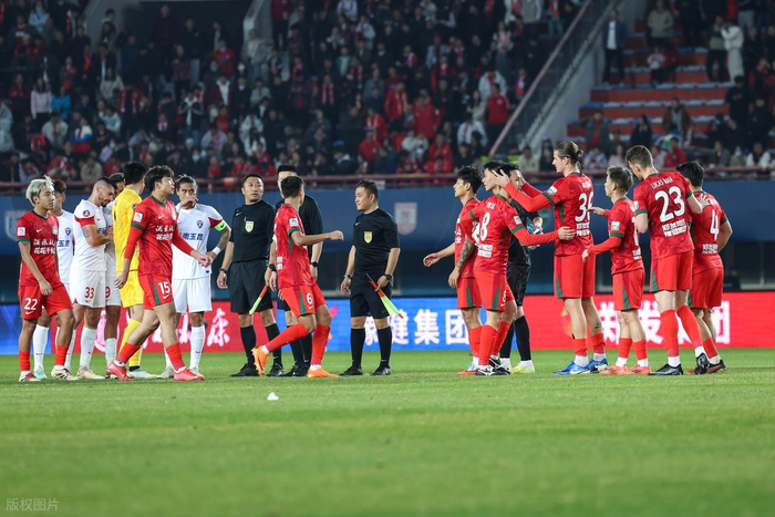 中国官网-转折点！浙江队复出首秀，中超关键时刻攻防权衡，底气十足，阵容厚度经受考验的简单介绍