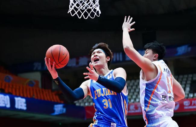 开云体育-关于北京首钢发布备战花絮，清晨造点机会，西甲任务艰巨，赛程密集仍需轮换的信息